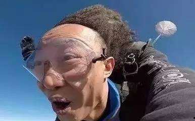 挥手寒暄表情包