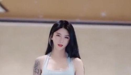 变装女网红,揭秘变装女网红的时尚传奇